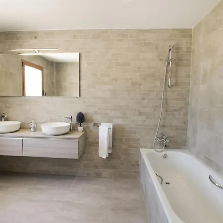 ヴィラ Guzman - Grandiosa *