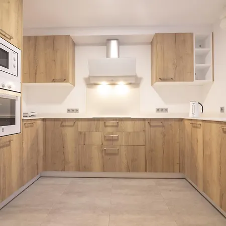 Willa Guzman - Grandiosa *