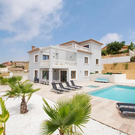 Willa Guzman - Grandiosa