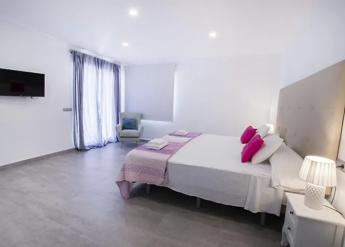 Willa Guzman - Grandiosa